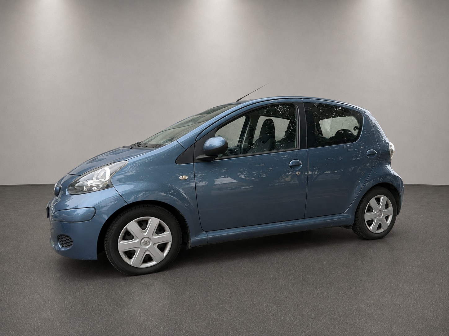 TOYOTA Aygo 1.0 Linea Terra-image-2
