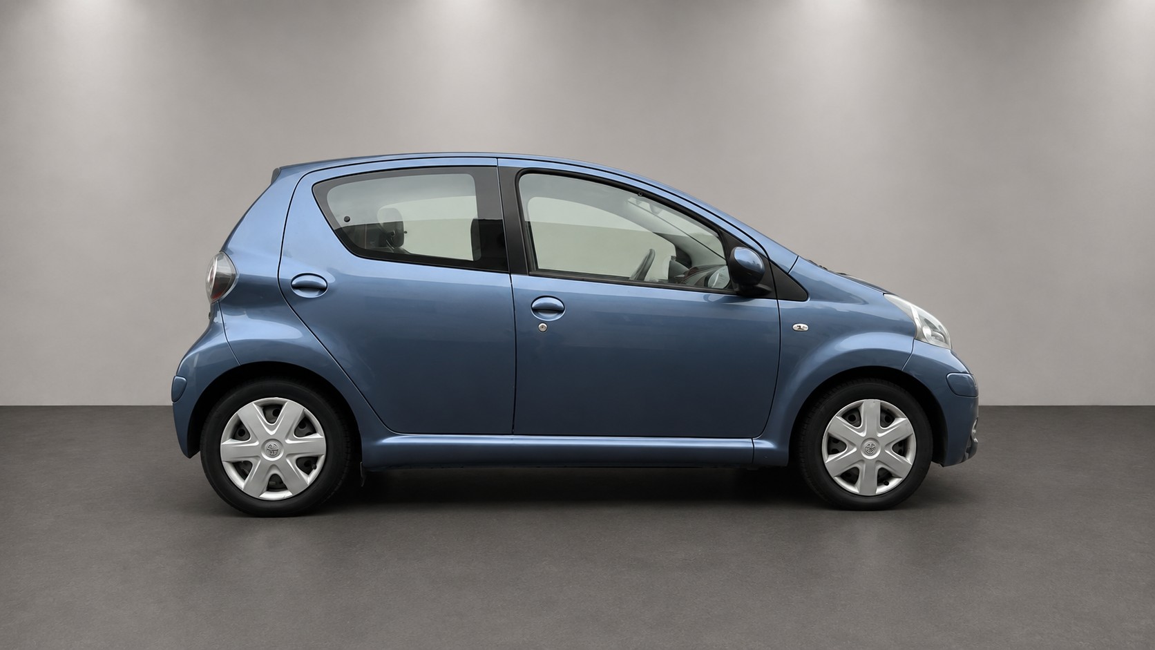 TOYOTA Aygo 1.0 Linea Terra-image-3