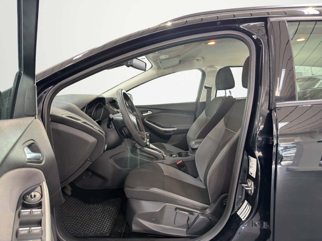 FORD Focus Station Wagon 1.6 TDCi 115 Trend-image-8