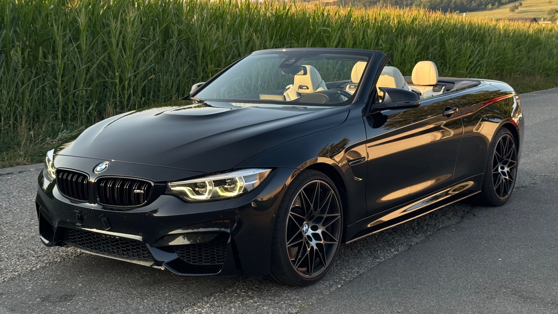 BMW M4 Cabriolet Drivelogic M Competition-image-2
