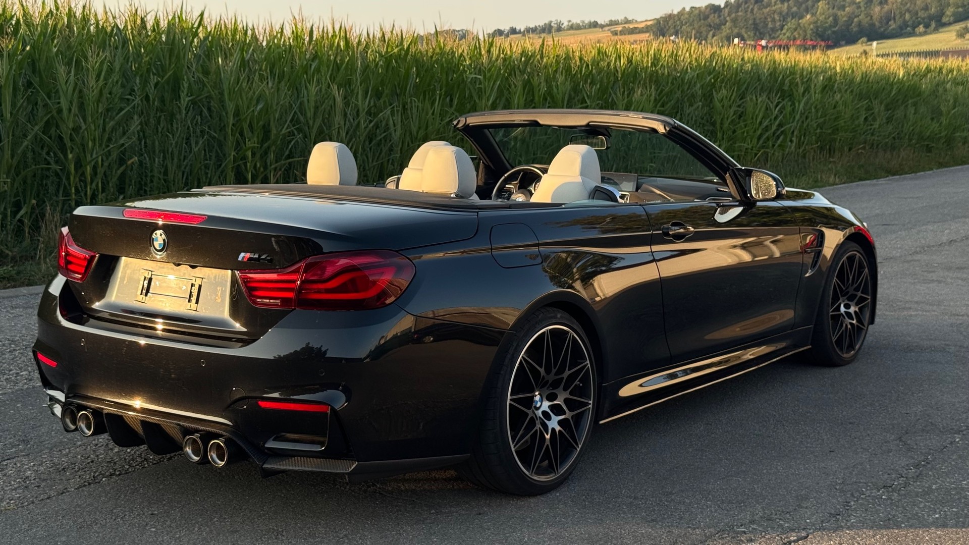 BMW M4 Cabriolet Drivelogic M Competition-image-6