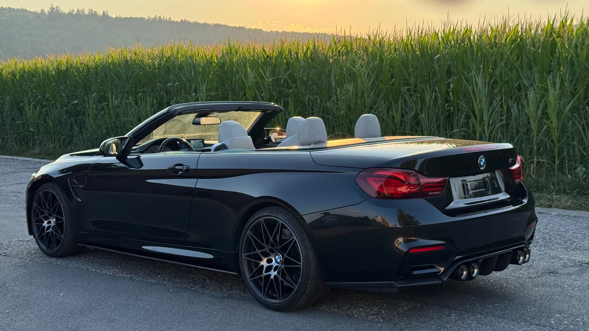 BMW M4 Cabriolet Drivelogic M Competition-image-4
