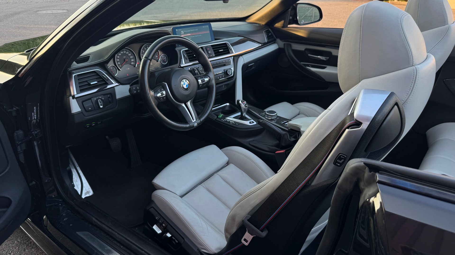BMW M4 Cabriolet Drivelogic M Competition-image-12