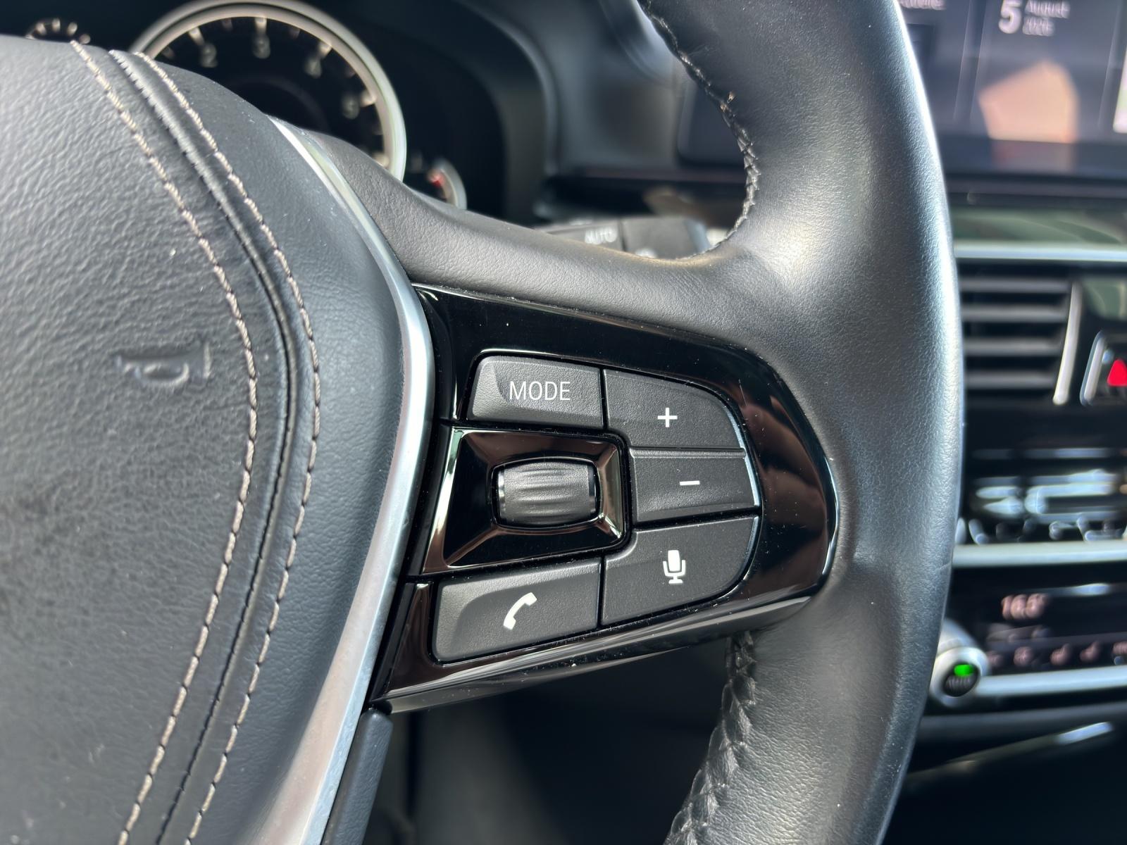 BMW 540i xDrive Touring-image-10