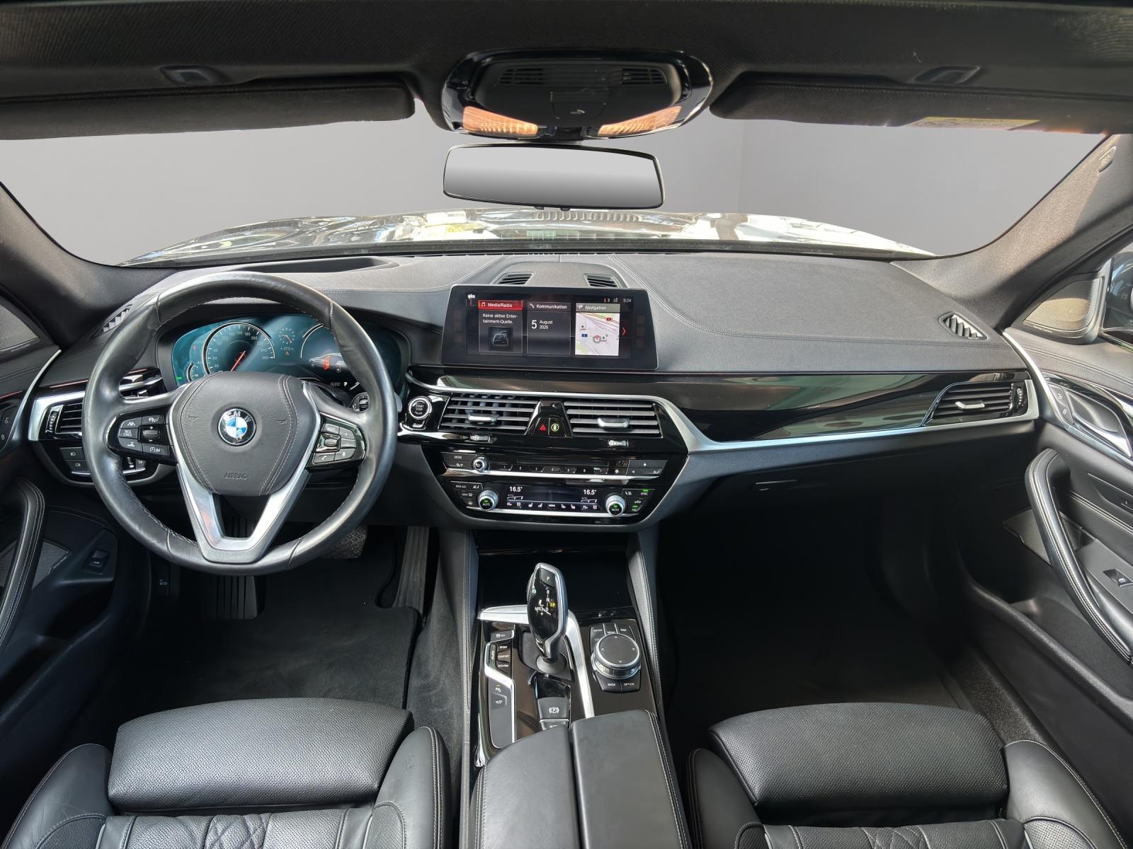 BMW 540i xDrive Touring-image-5