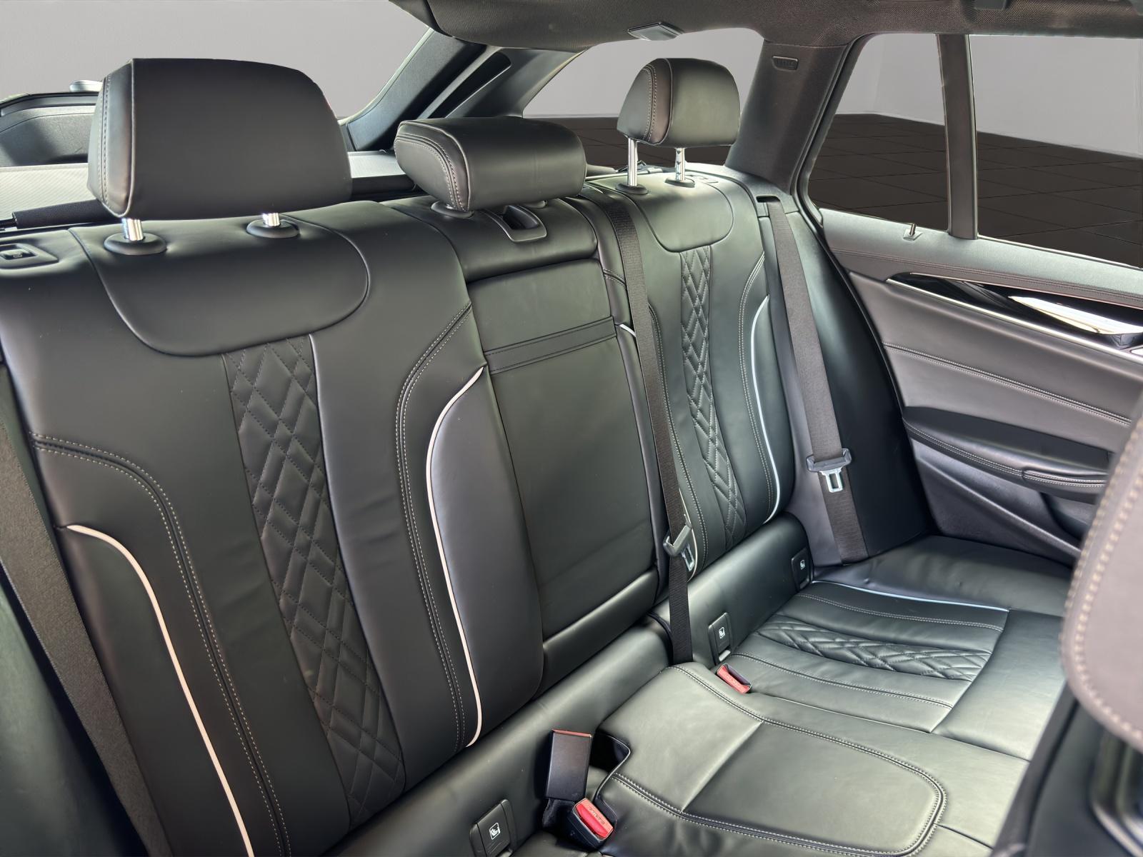 BMW 540i xDrive Touring-image-20