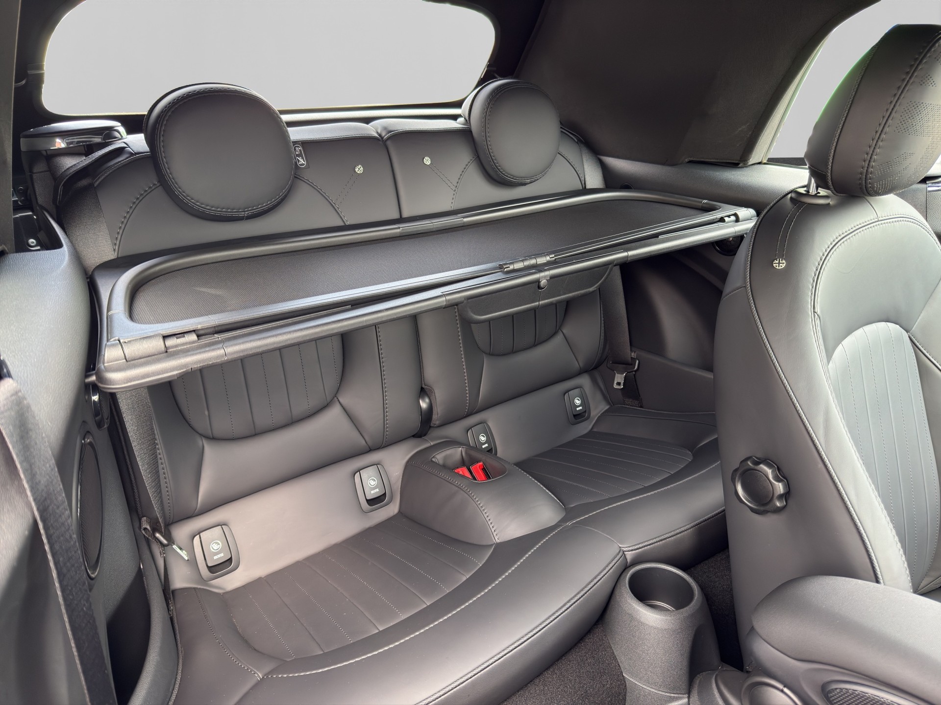 MINI Cooper S Cabriolet-image-16