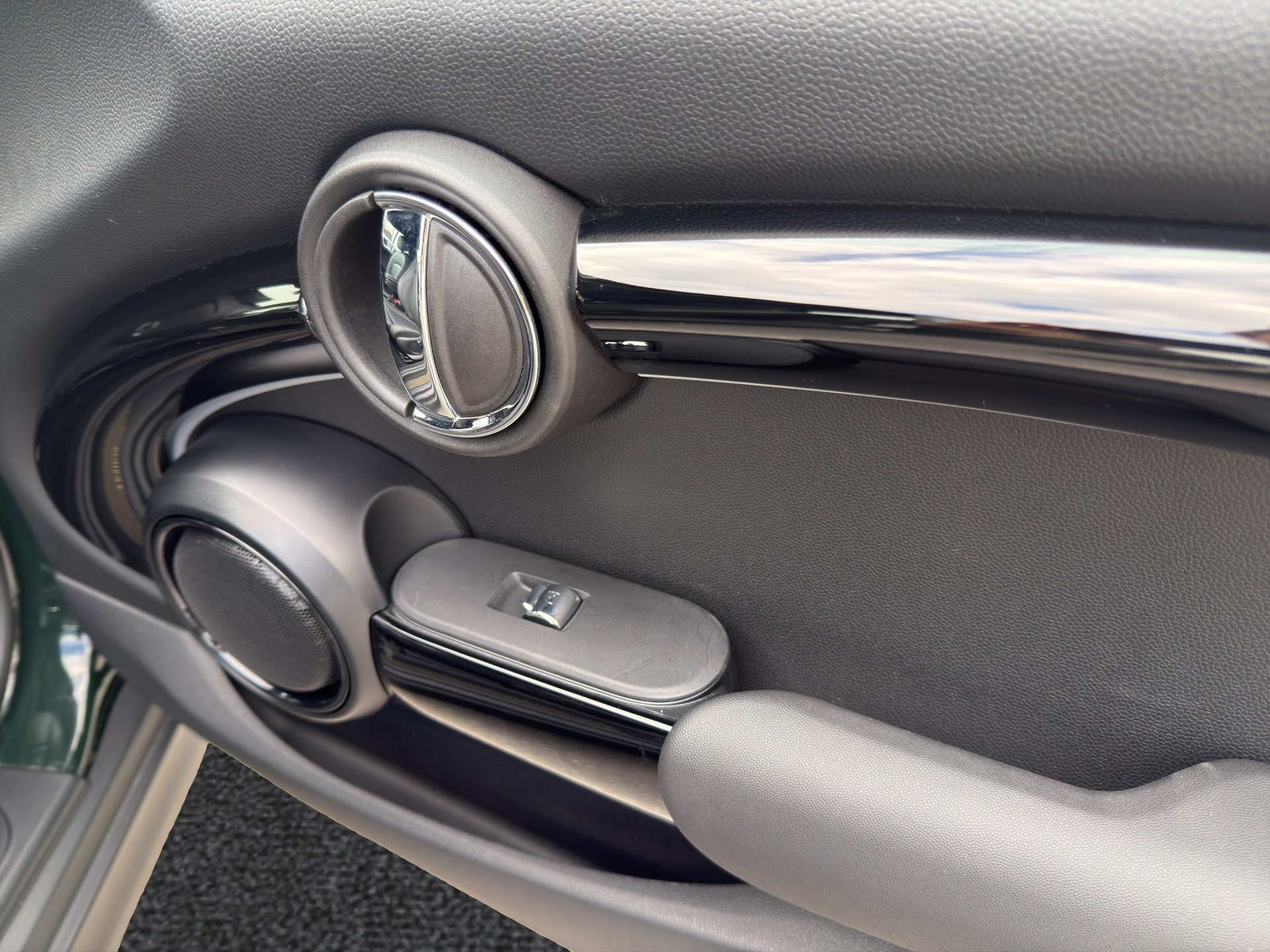 MINI Cooper S Cabriolet-image-15