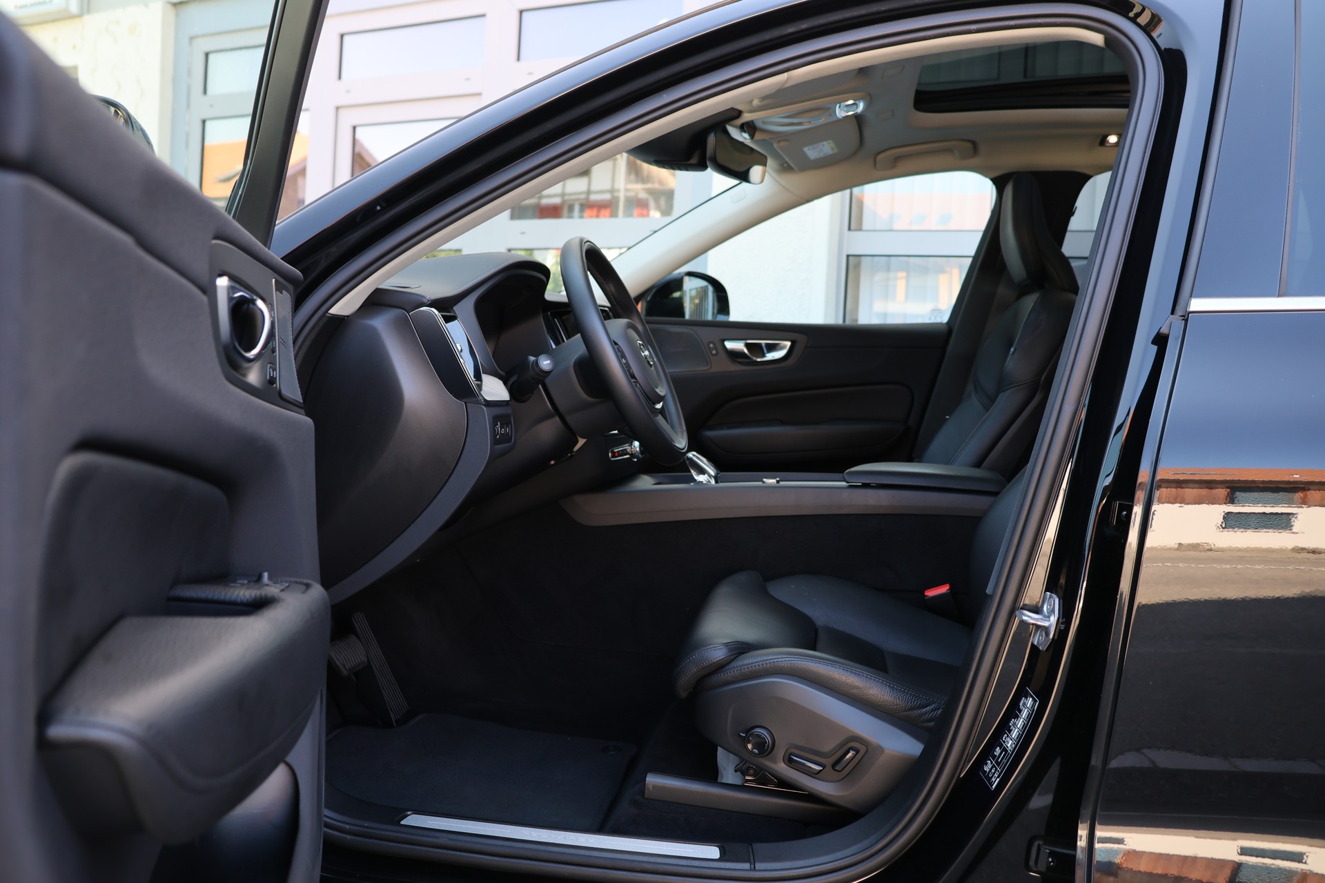 VOLVO XC60 T8 eAWD Inscription Geartronic (CH)-image-8