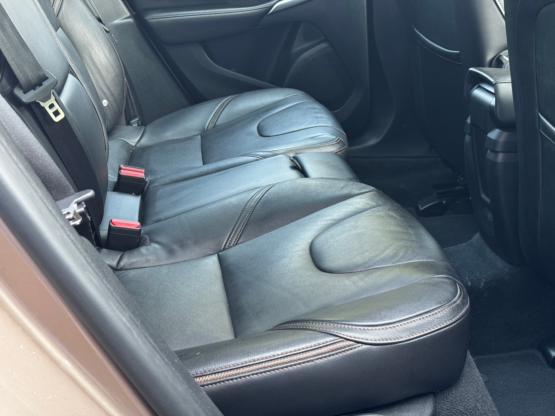 VOLVO V40 T4 Momentum-image-7
