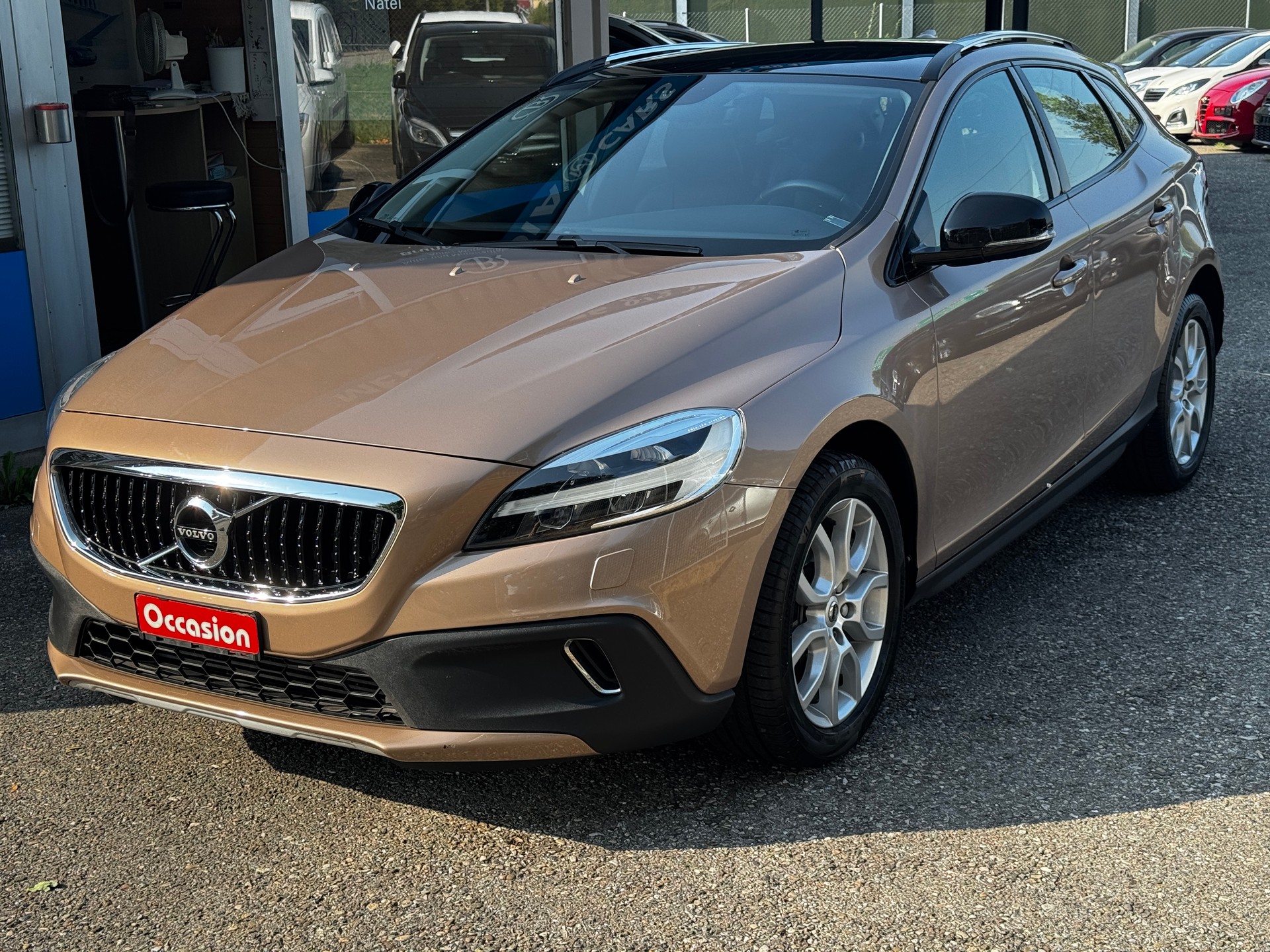VOLVO V40 T4 Momentum-image-3