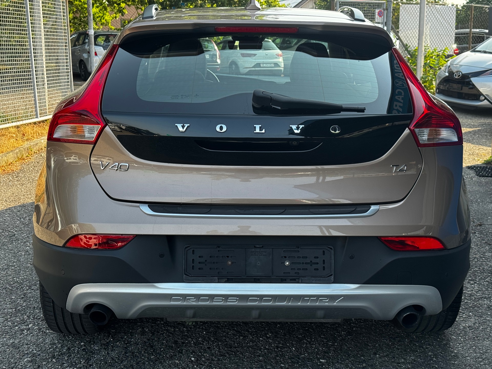 VOLVO V40 T4 Momentum-image-5