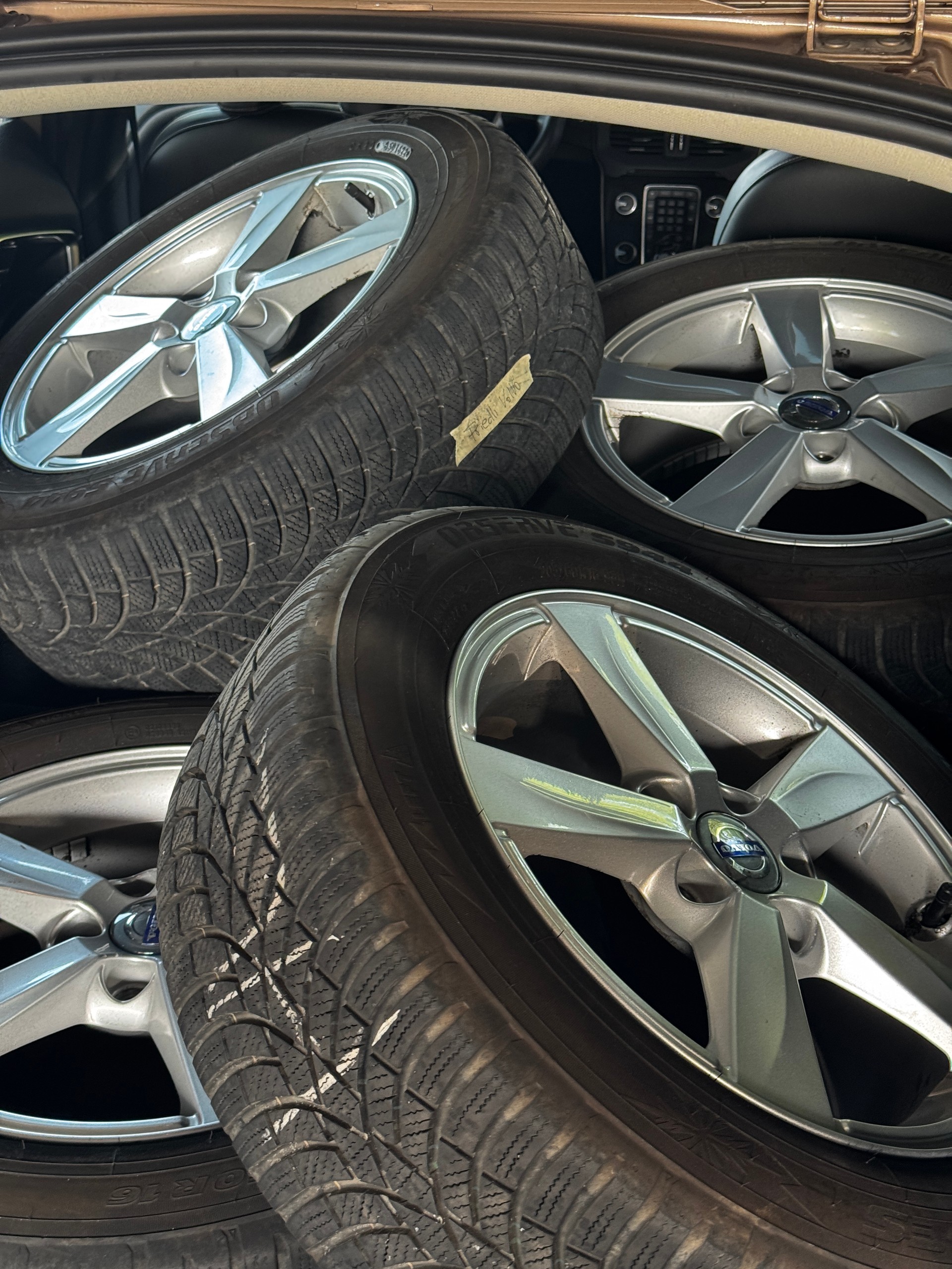 VOLVO V40 T4 Momentum-image-14