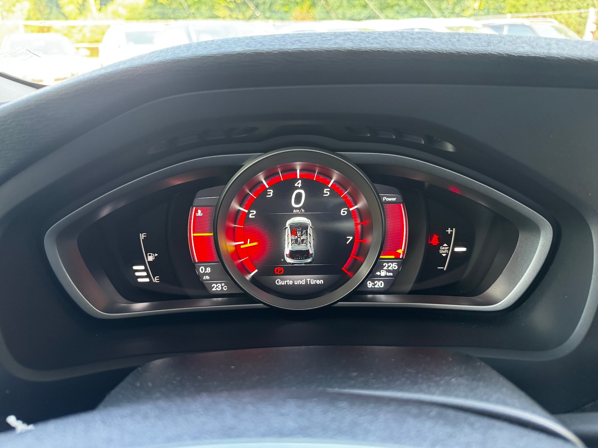 VOLVO V40 T4 Momentum-image-12