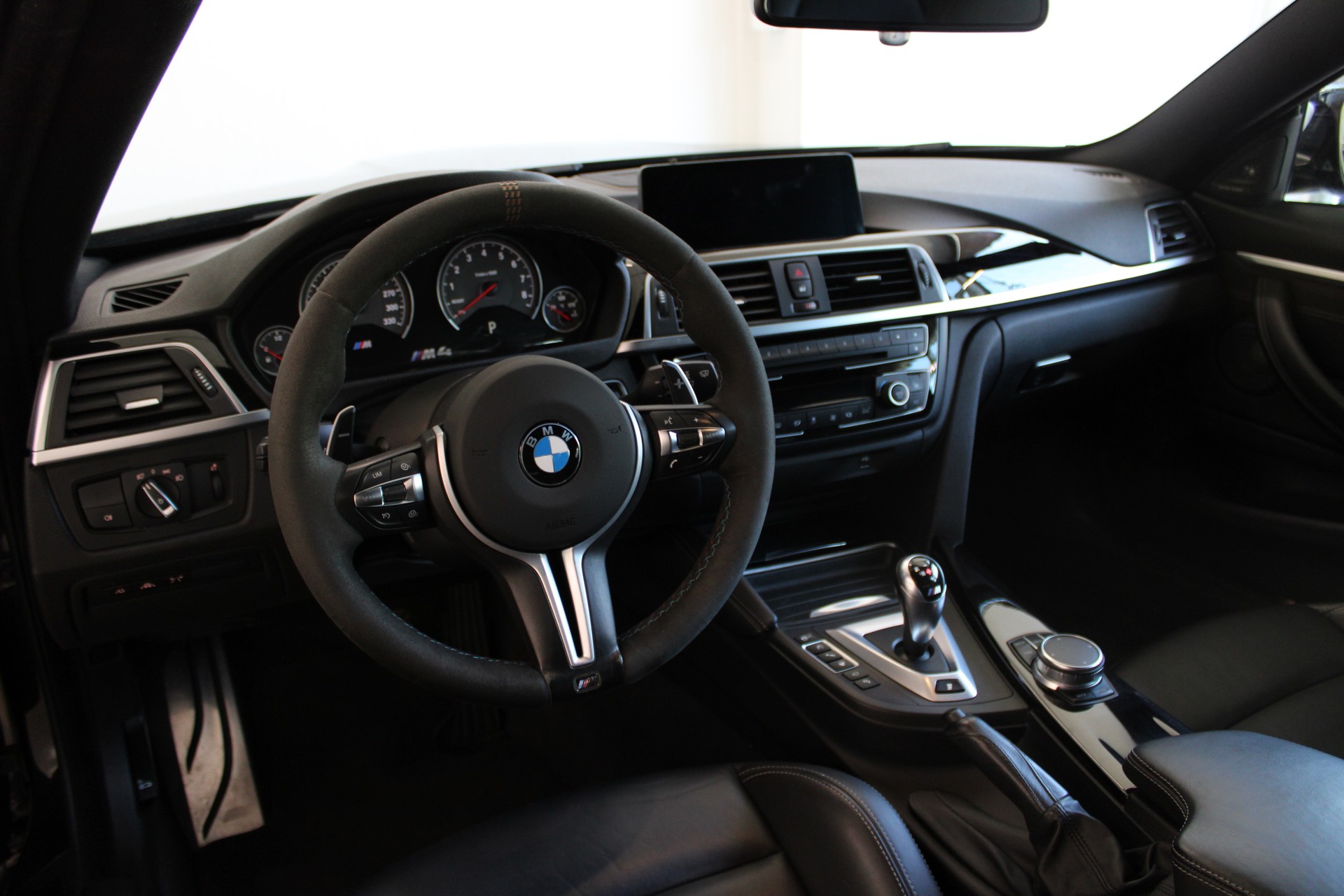 BMW M4 Competition Coupé DKG-image-7