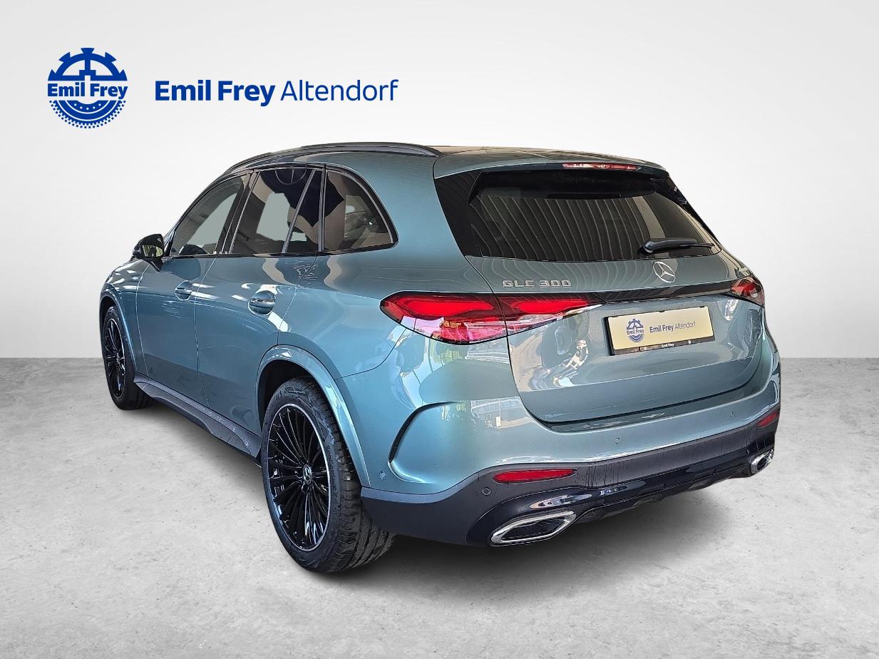 MERCEDES-BENZ GLC 300 4MATIC AMG Line-image-2