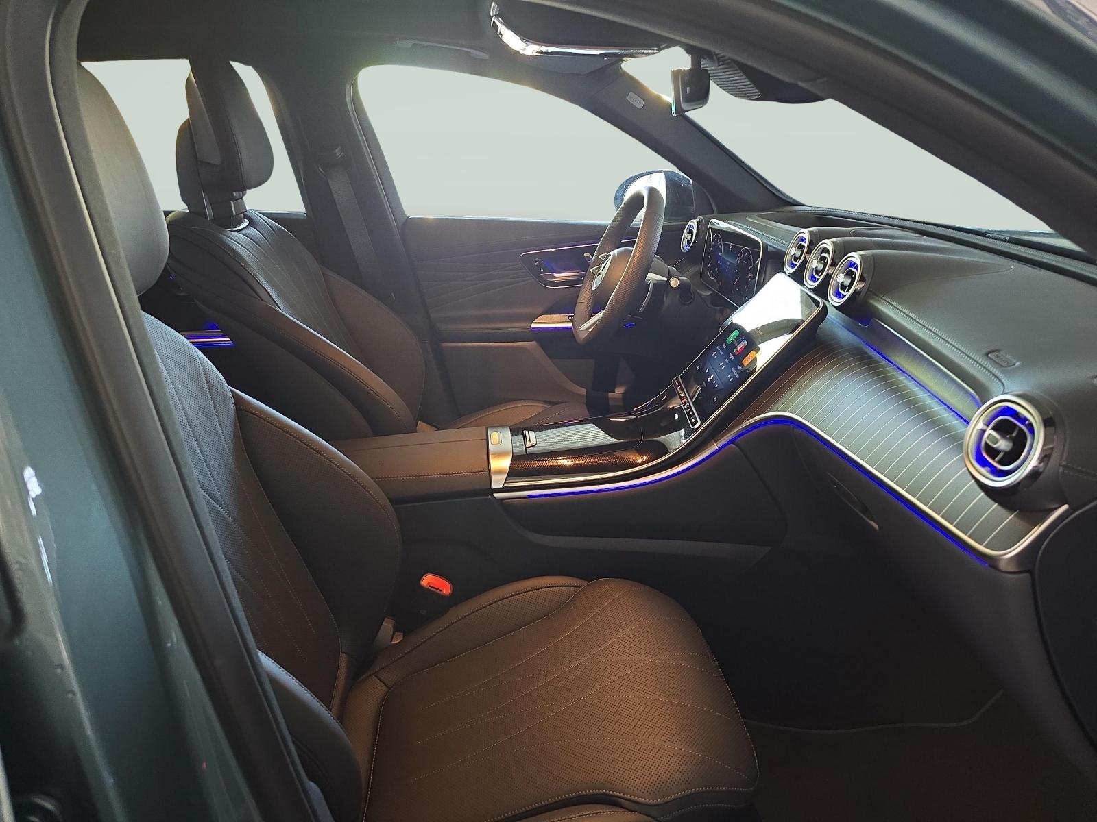 MERCEDES-BENZ GLC 300 4MATIC AMG Line-image-9