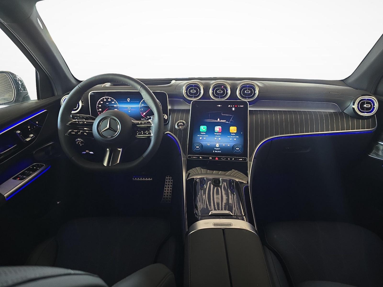 MERCEDES-BENZ GLC 300 4MATIC AMG Line-image-8