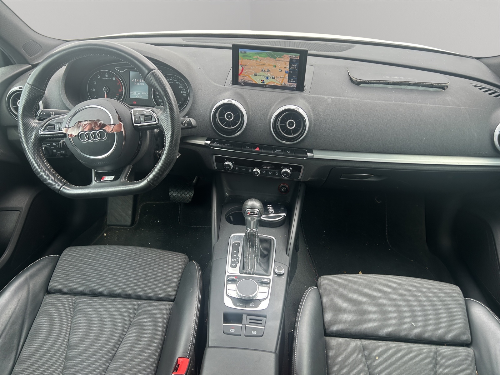 AUDI A3 Sportback 1.4 TFSI Ambition S-tronic-image-12
