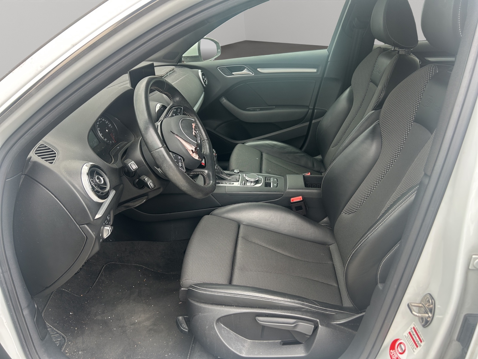 AUDI A3 Sportback 1.4 TFSI Ambition S-tronic-image-13