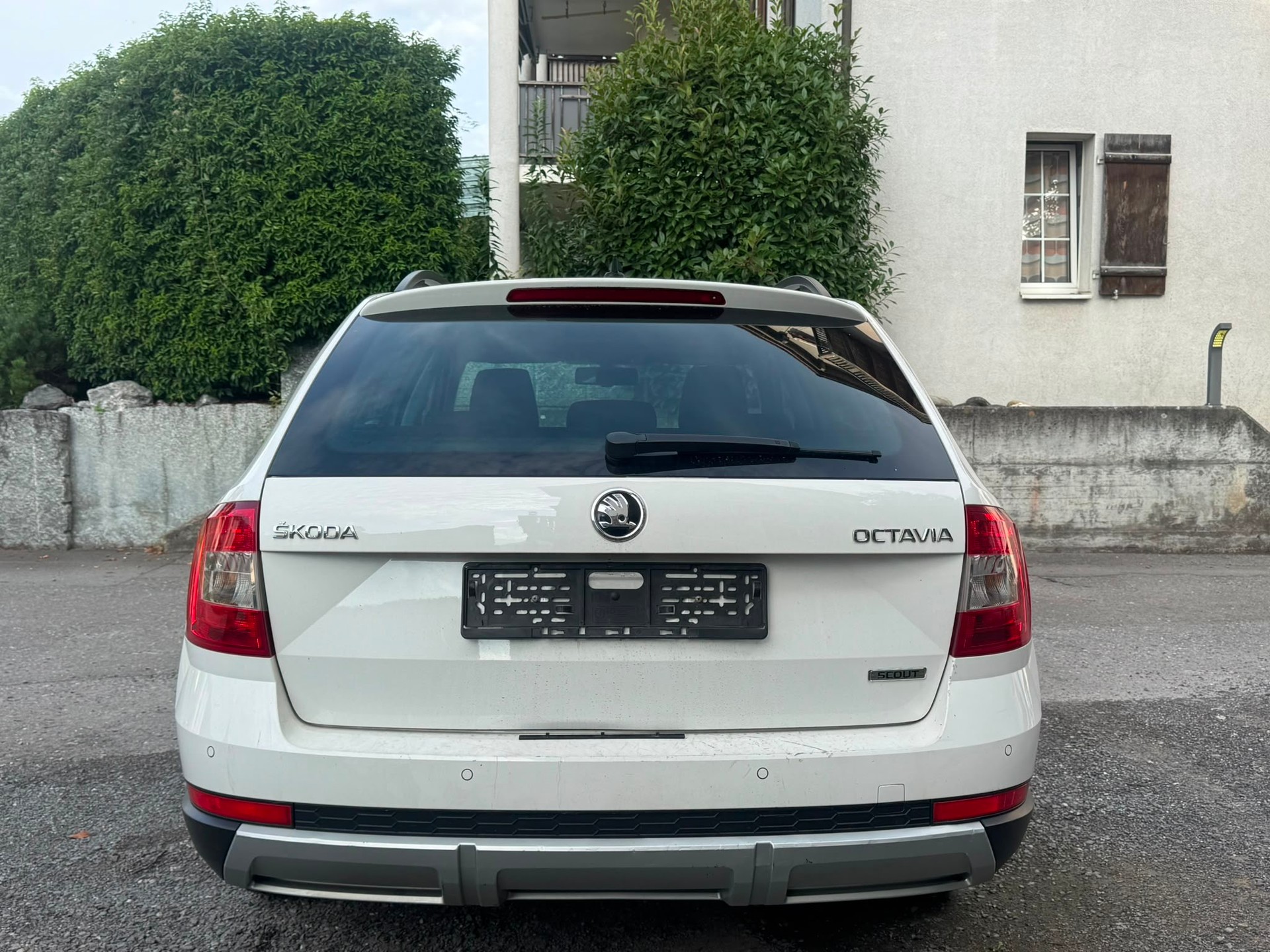 SKODA Octavia Combi 2.0 TDI Scout 4x4 DSG-image-1