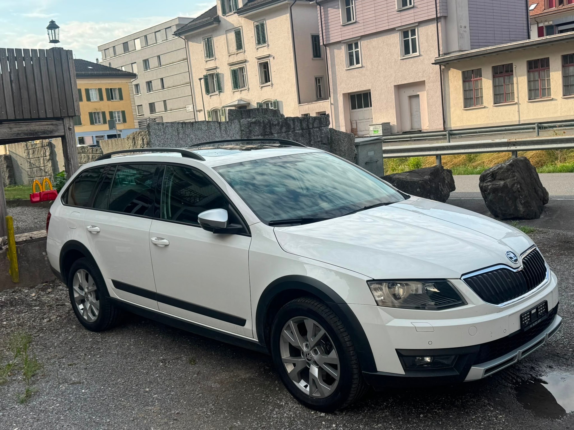 SKODA Octavia Combi 2.0 TDI Scout 4x4 DSG-image-8