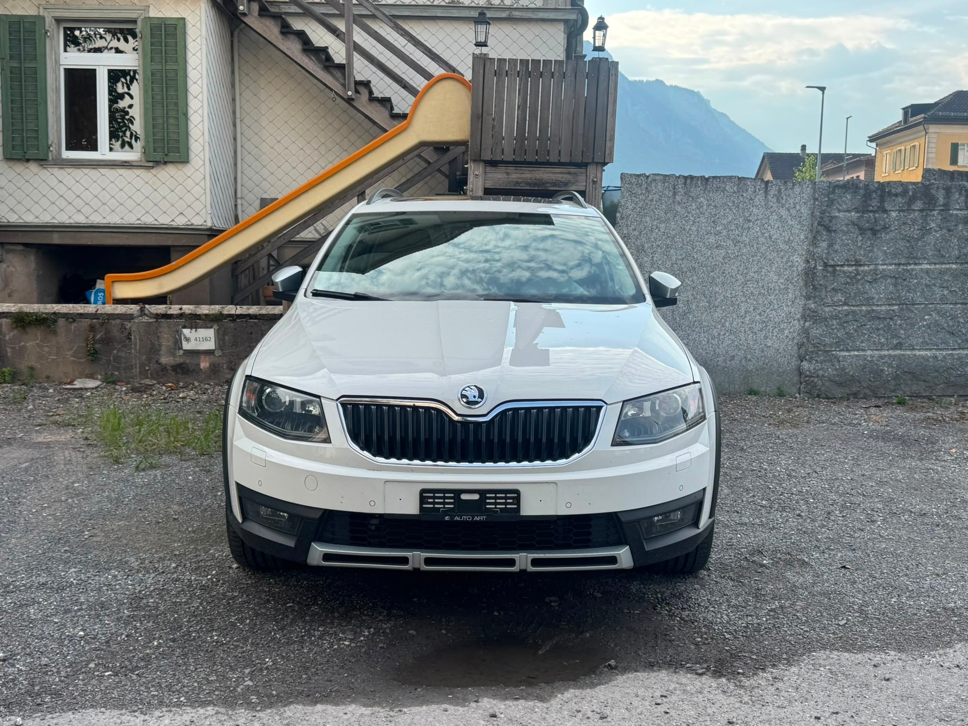 SKODA Octavia Combi 2.0 TDI Scout 4x4 DSG-image-4