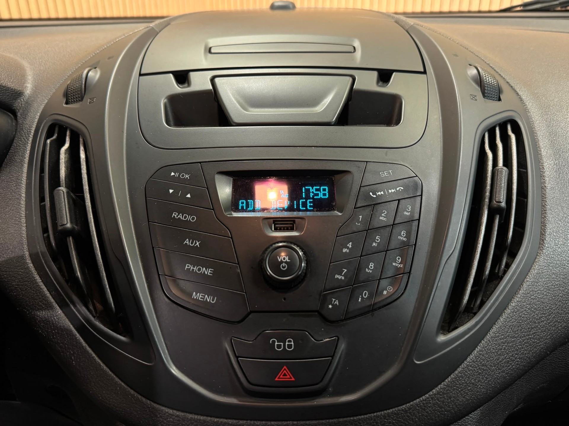 FORD Transit Courier Van 1.5 TDCi Trend-image-12