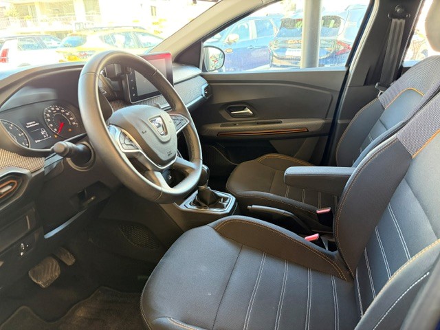 DACIA Sandero Stepway TCe 90 Comfort CVT-image-7