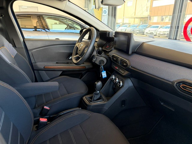 DACIA Sandero Stepway TCe 90 Comfort CVT-image-6
