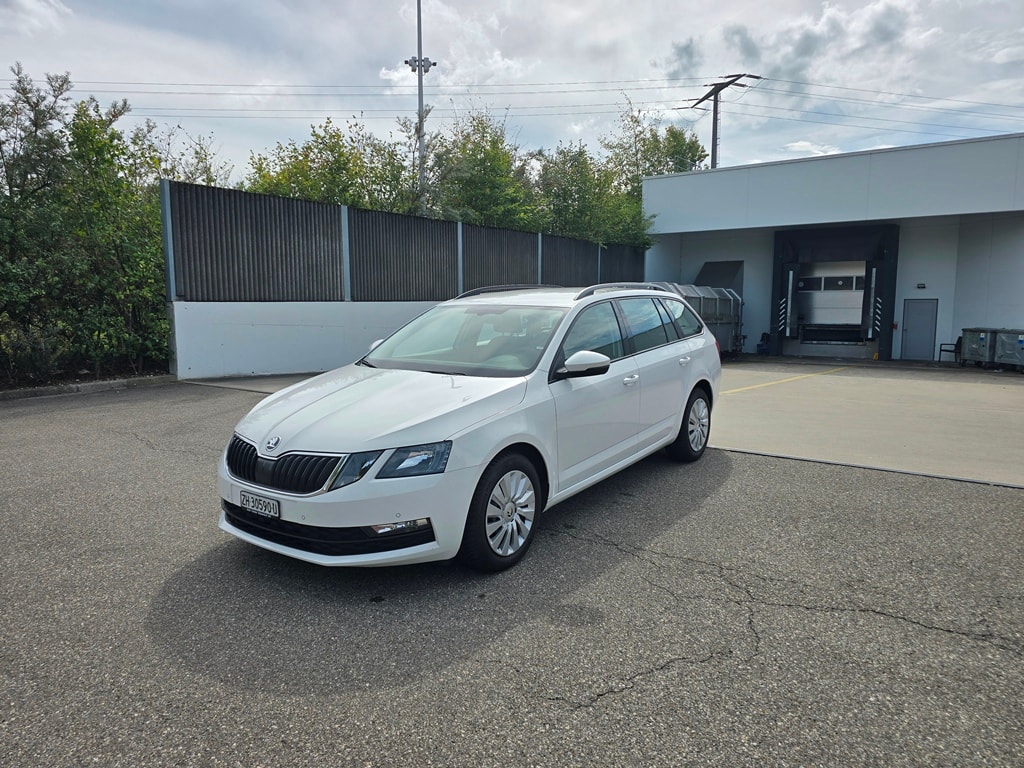 SKODA Octavia Combi 1.6 TDI 115 Ambition DSG