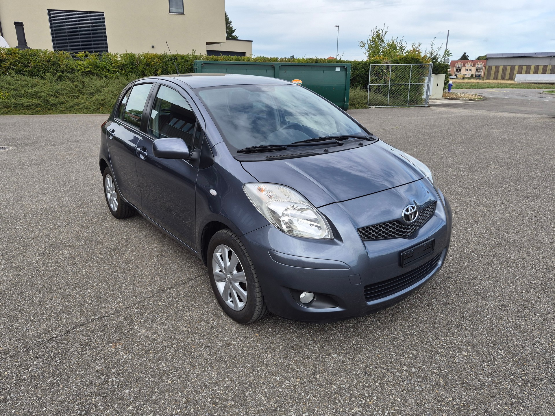 TOYOTA Yaris 1.33 S-image-3