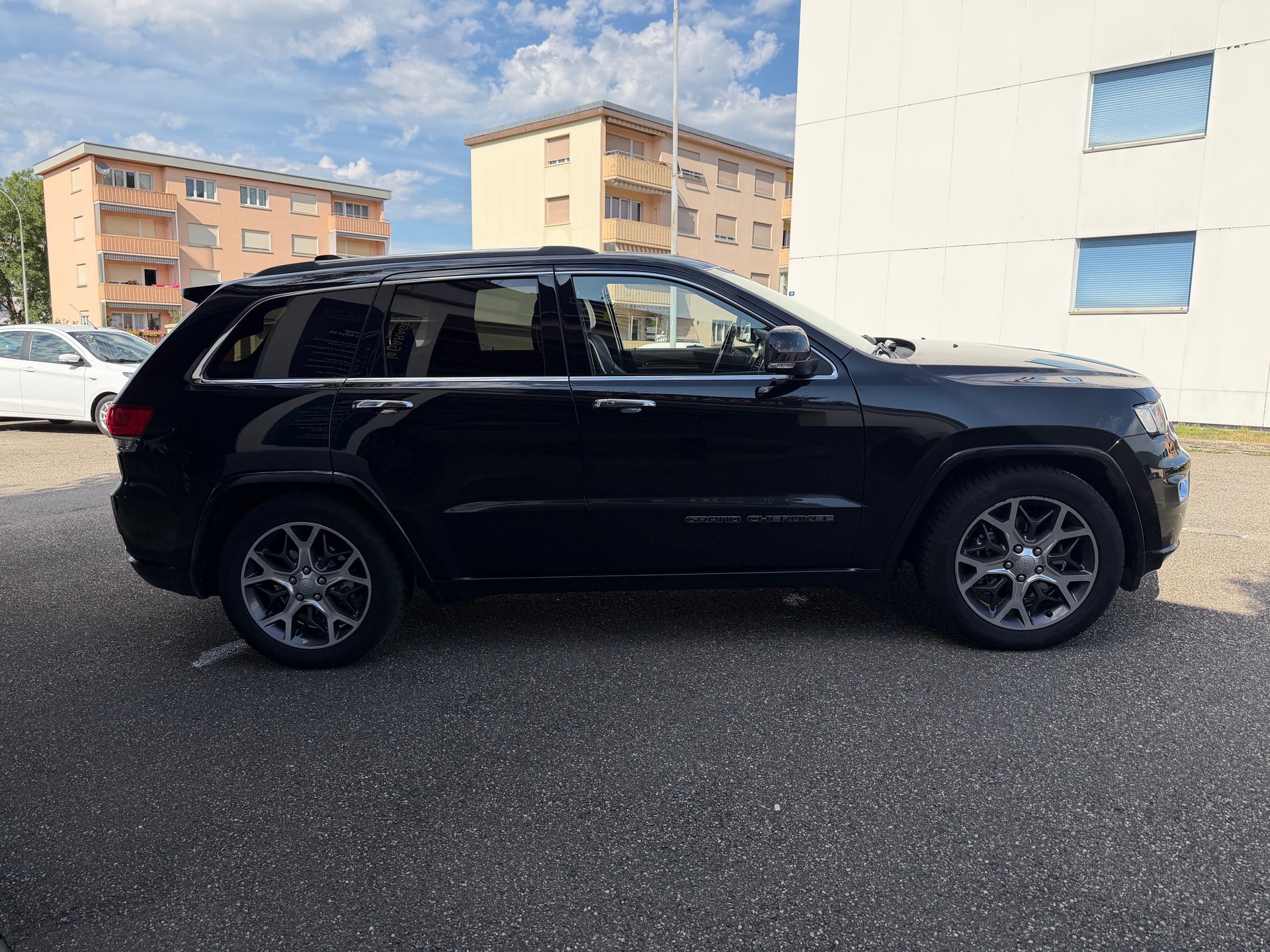 JEEP Grand Cherokee 3.0 CRD Overland Automatic-image-4
