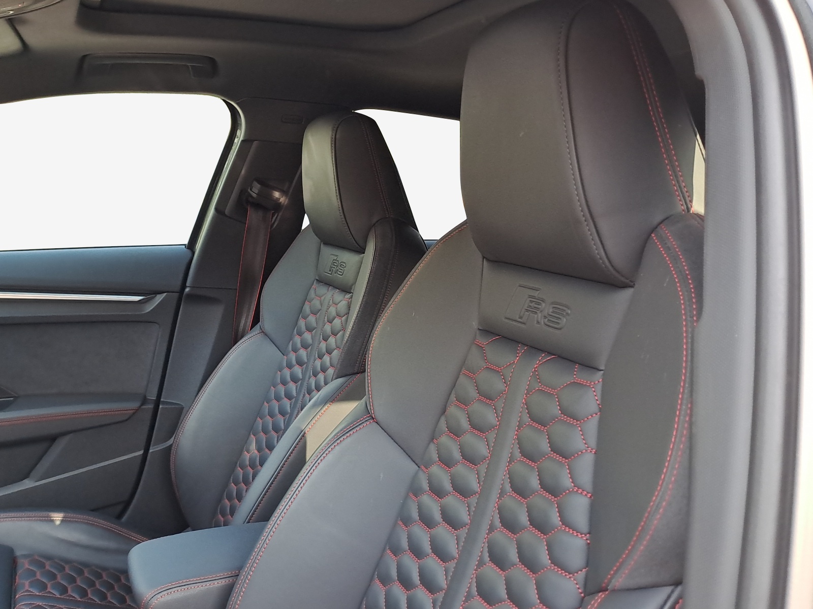 AUDI RS3 Sportback 2.5 TSI quattro S-tronic-image-7