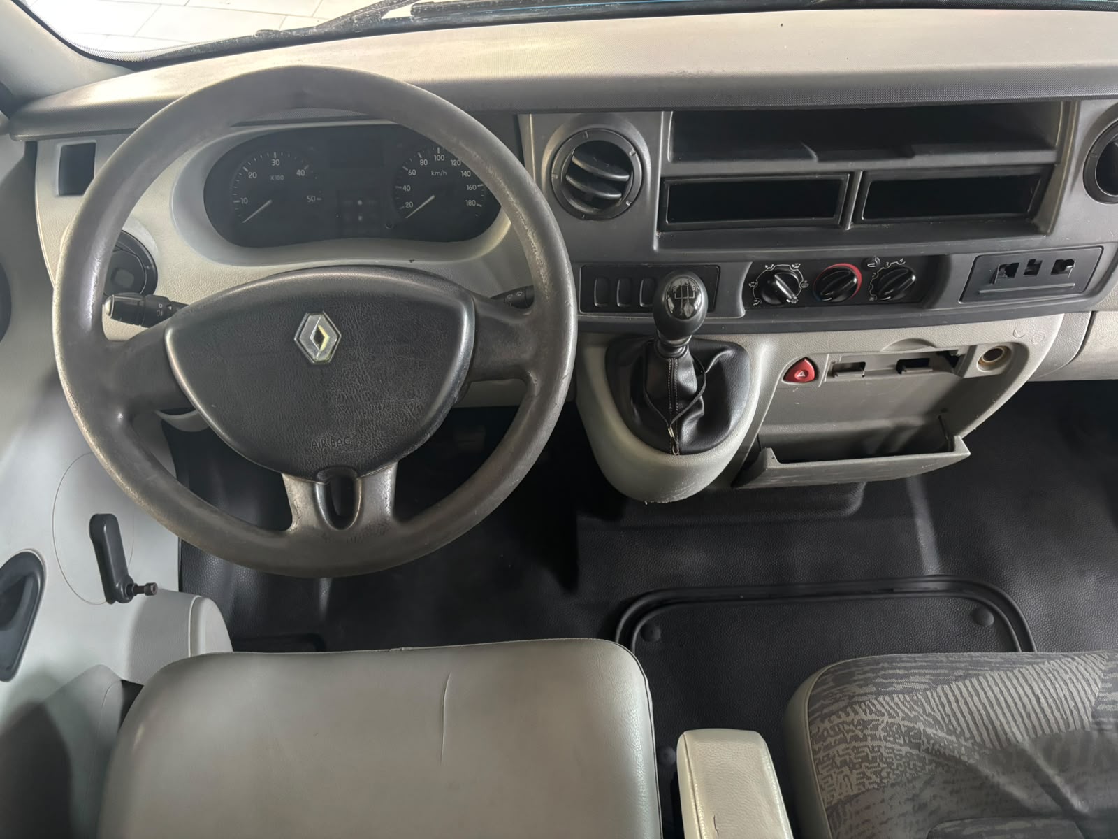 RENAULT Master T28 2.5dCi 2CCC11G-image-8