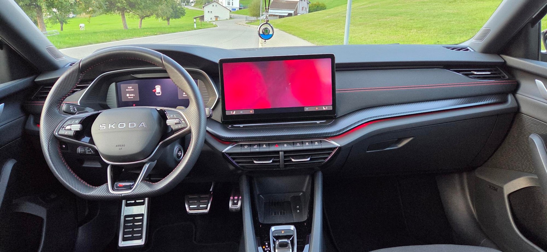 SKODA Octavia Combi 2.0 TSI DSG RS-image-6