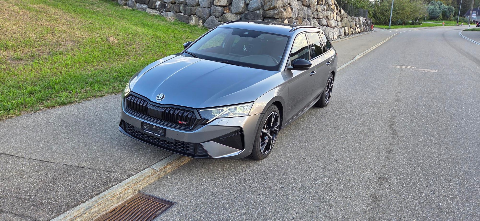 SKODA Octavia Combi 2.0 TSI DSG RS-image-0