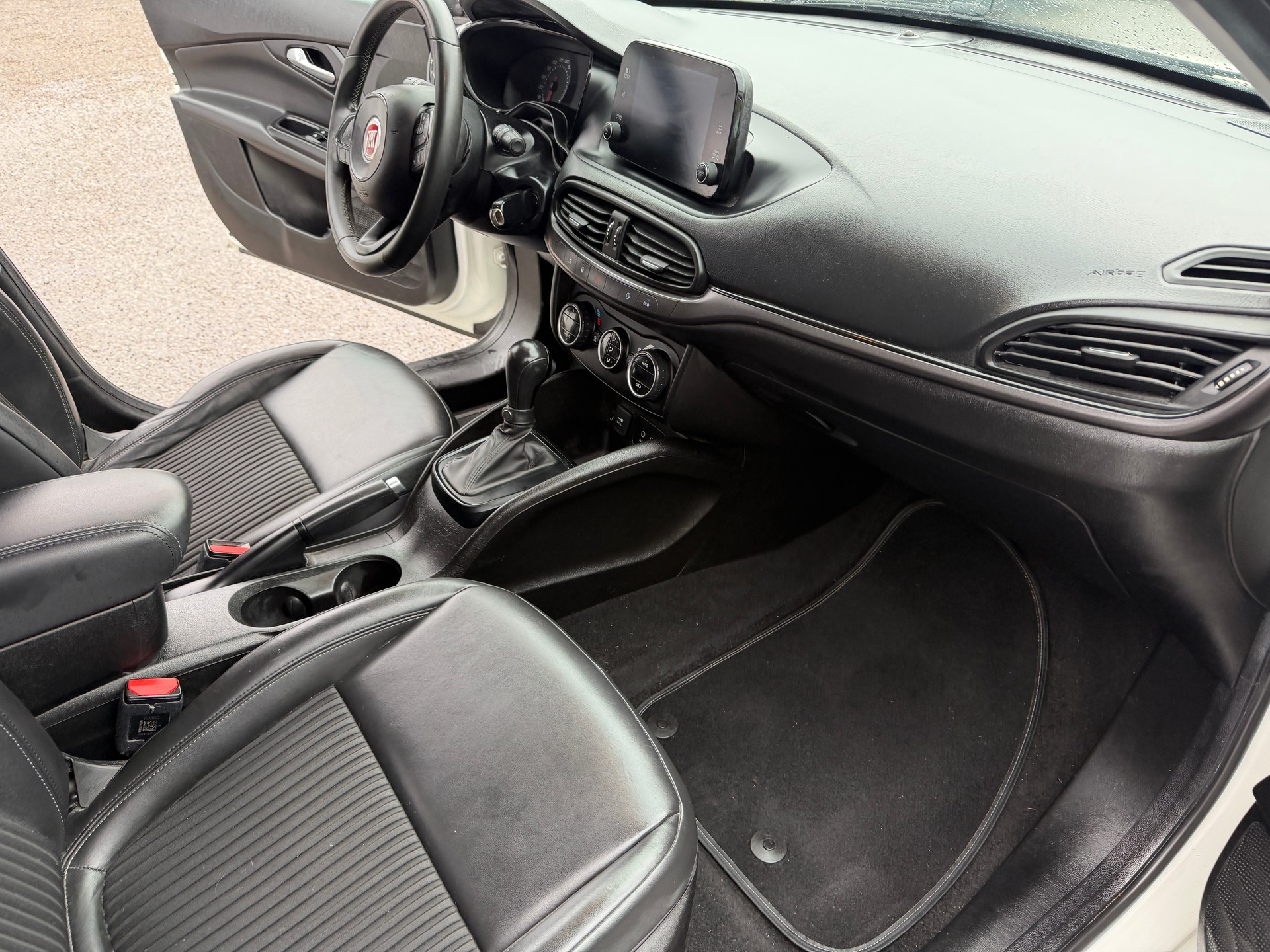 FIAT Tipo 1.6MJ Station Wagon Lounge DCT-image-5
