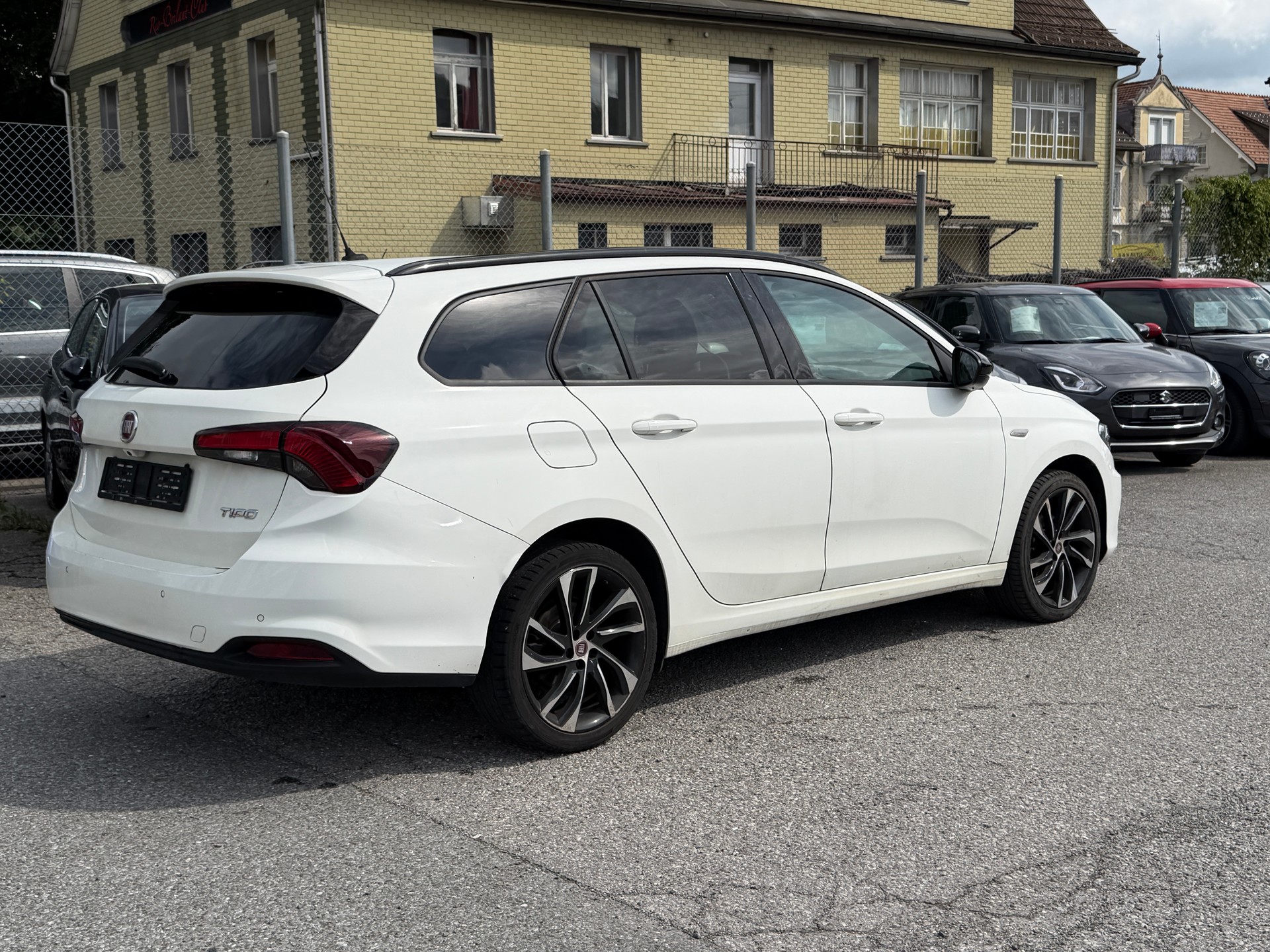 FIAT Tipo 1.6MJ Station Wagon Lounge DCT-image-14