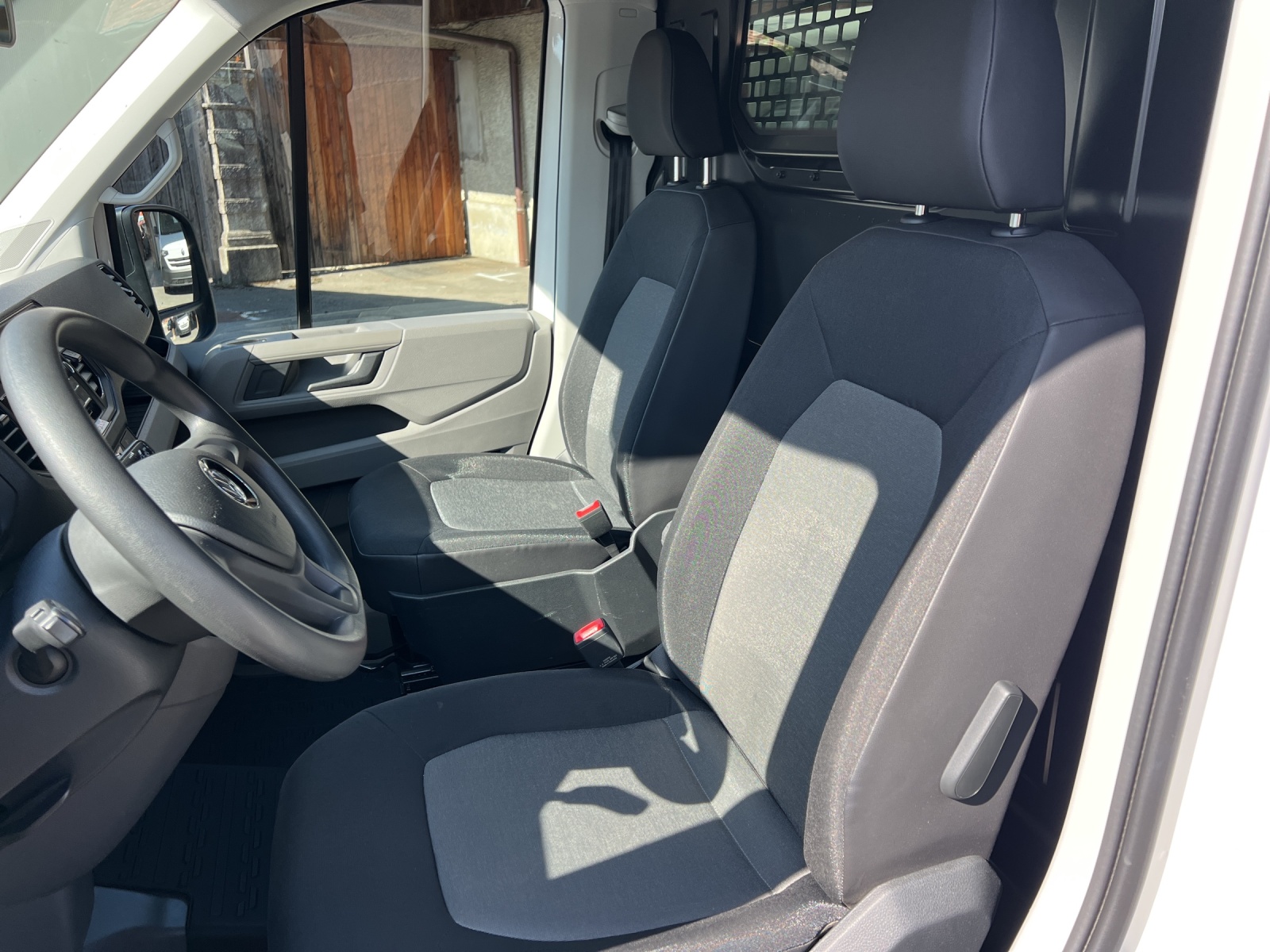 VW Crafter 35 2.0 TDI L4-image-6