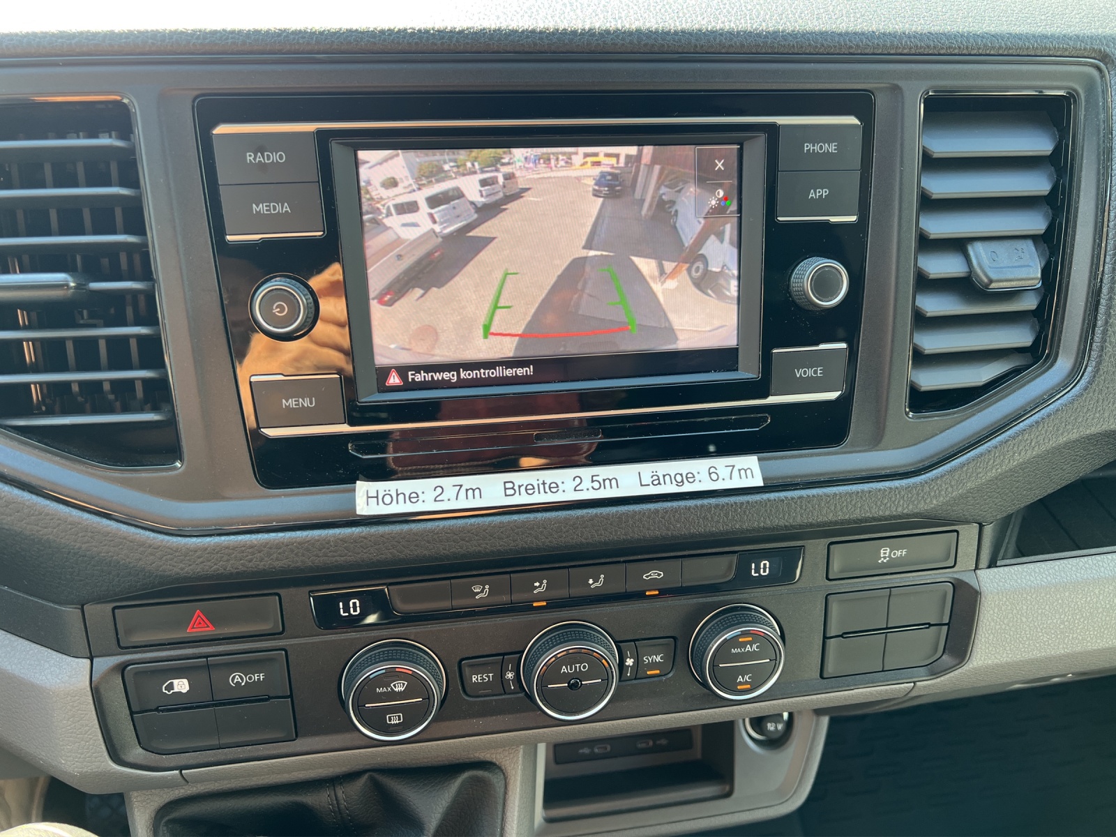 VW Crafter 35 2.0 TDI L4-image-11