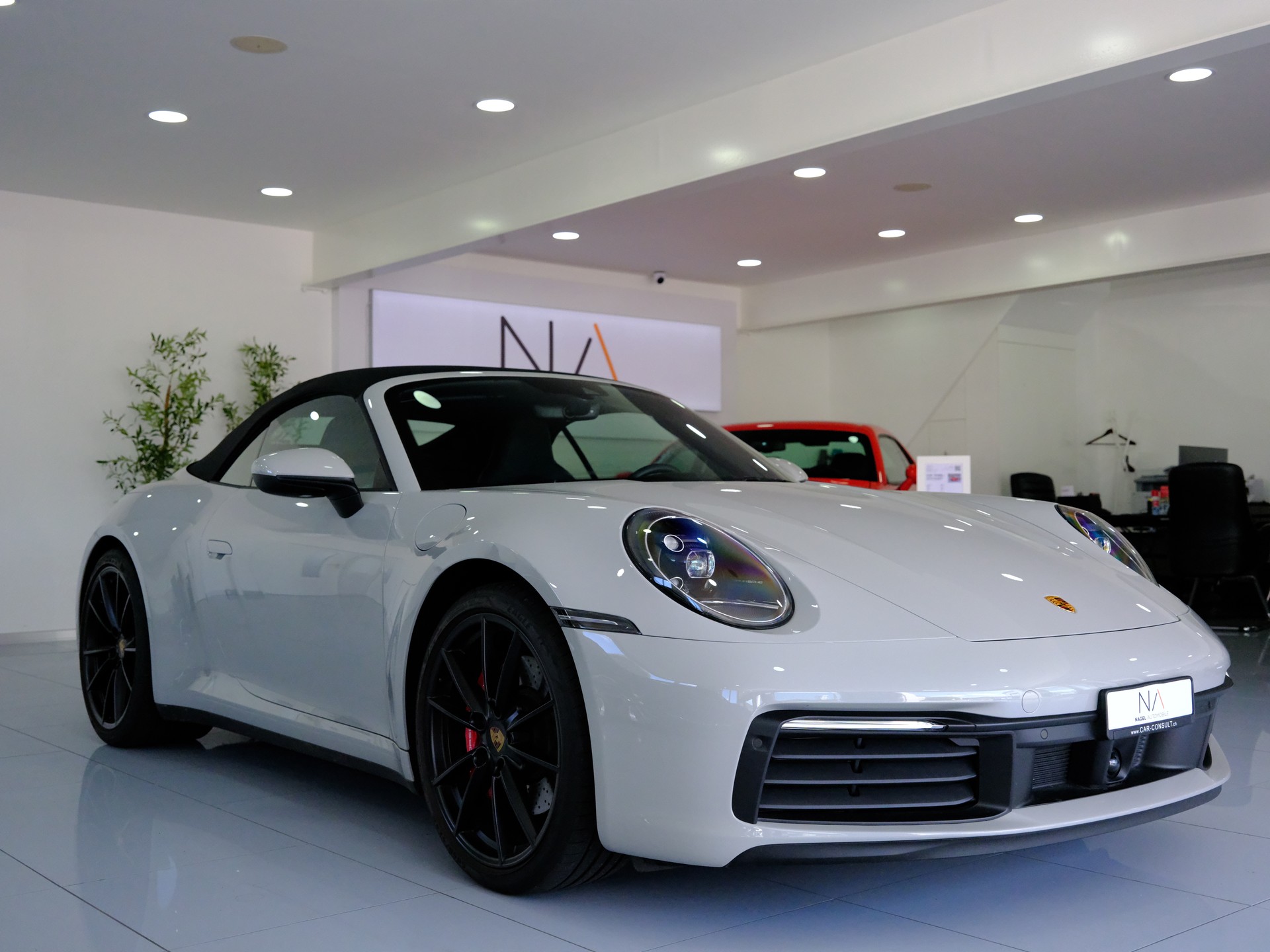 PORSCHE 911 Carrera S Cabriolet PDK *Porsche approved bis 2027* *Bose* *360 Kamera*-showroom-element-1