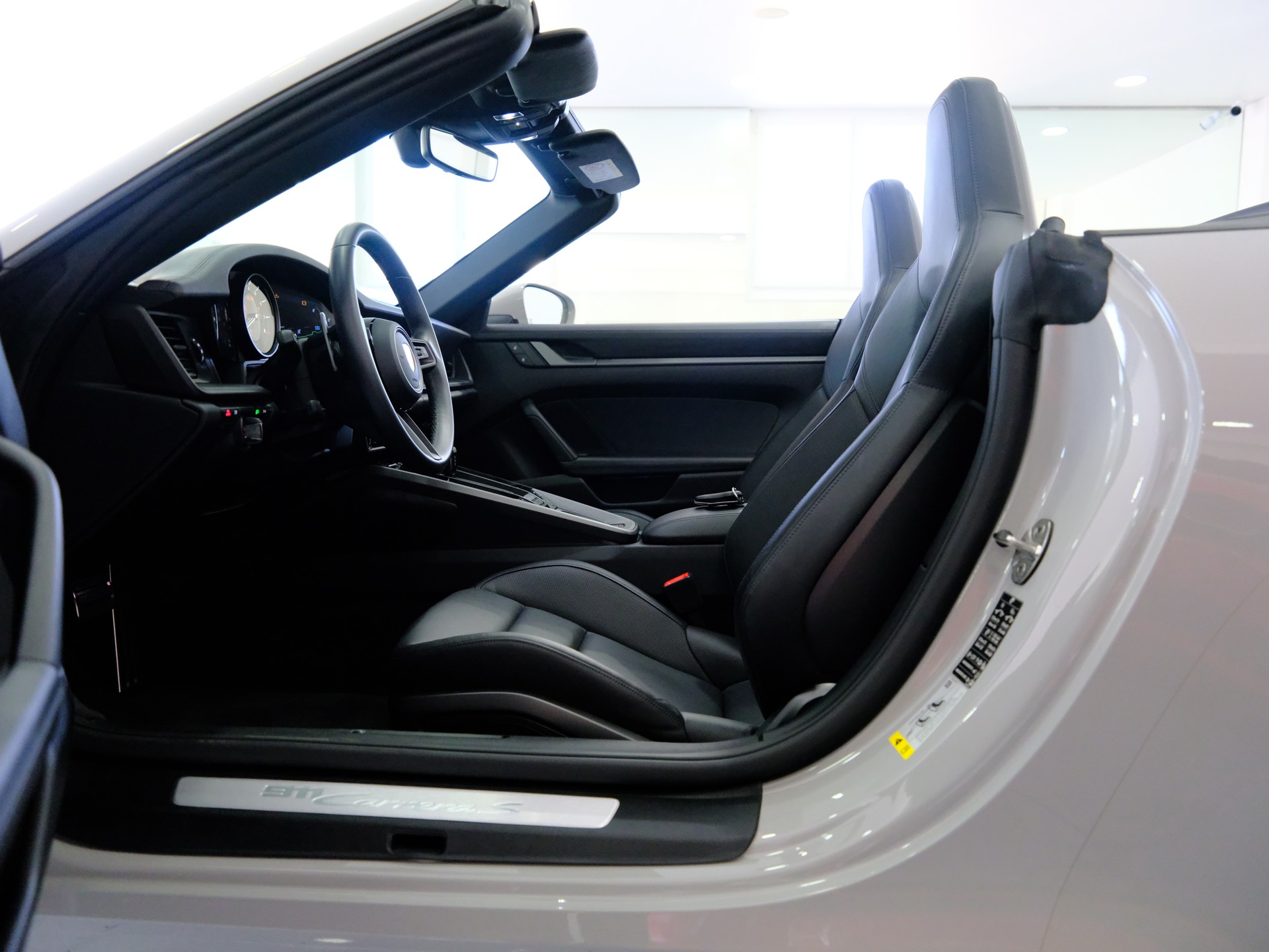 PORSCHE 911 Carrera S Cabriolet PDK *Porsche approved bis 2027* *Bose* *360 Kamera*-image-19