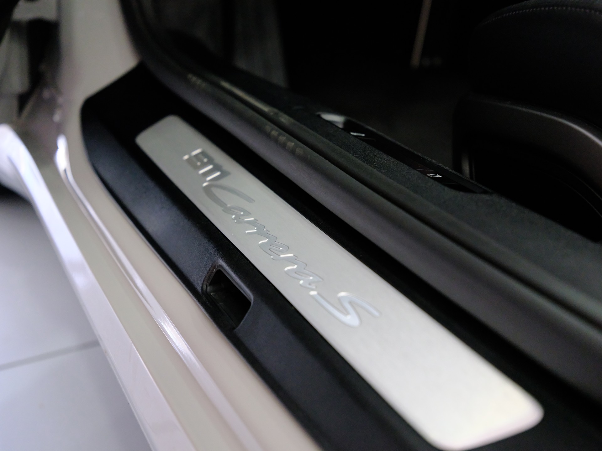 PORSCHE 911 Carrera S Cabriolet PDK *Porsche approved bis 2027* *Bose* *360 Kamera*-image-20
