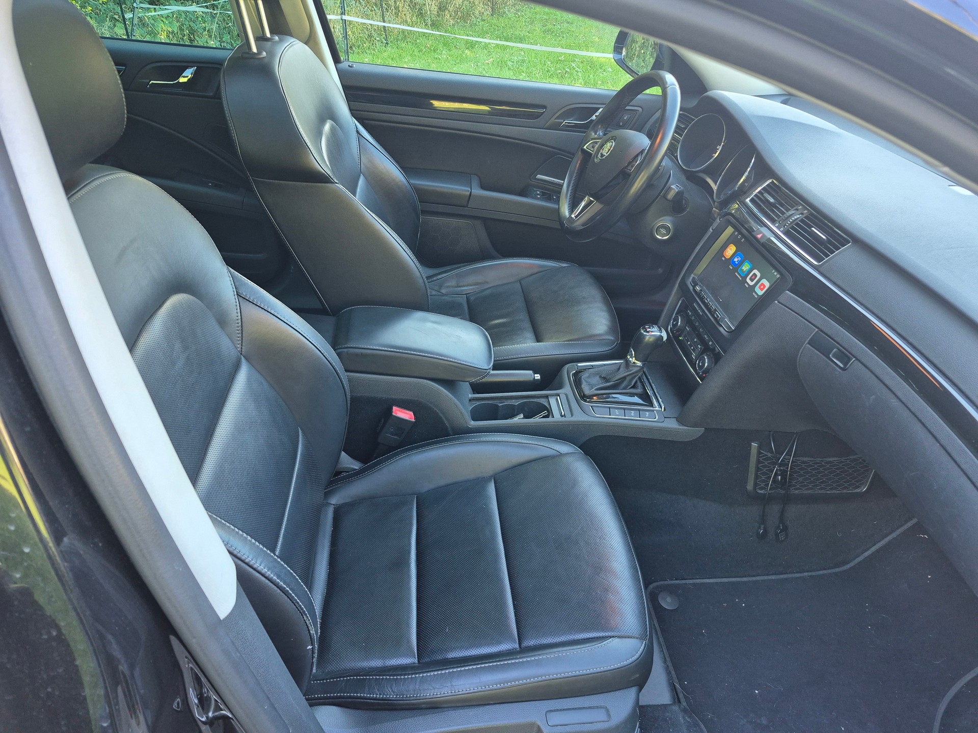 SKODA Superb Combi 2.0 TDi Business DSG 4x4-image-7