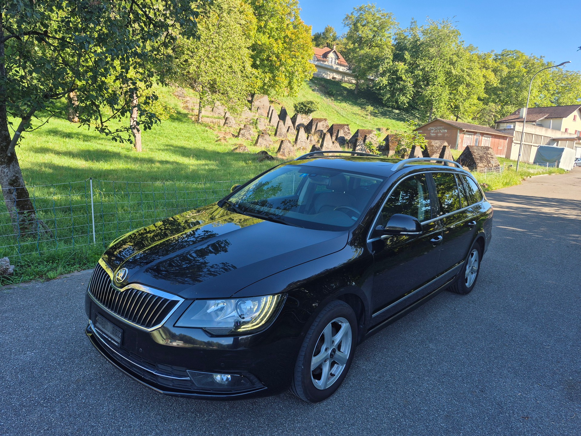 SKODA Superb Combi 2.0 TDi Business DSG 4x4-image-0