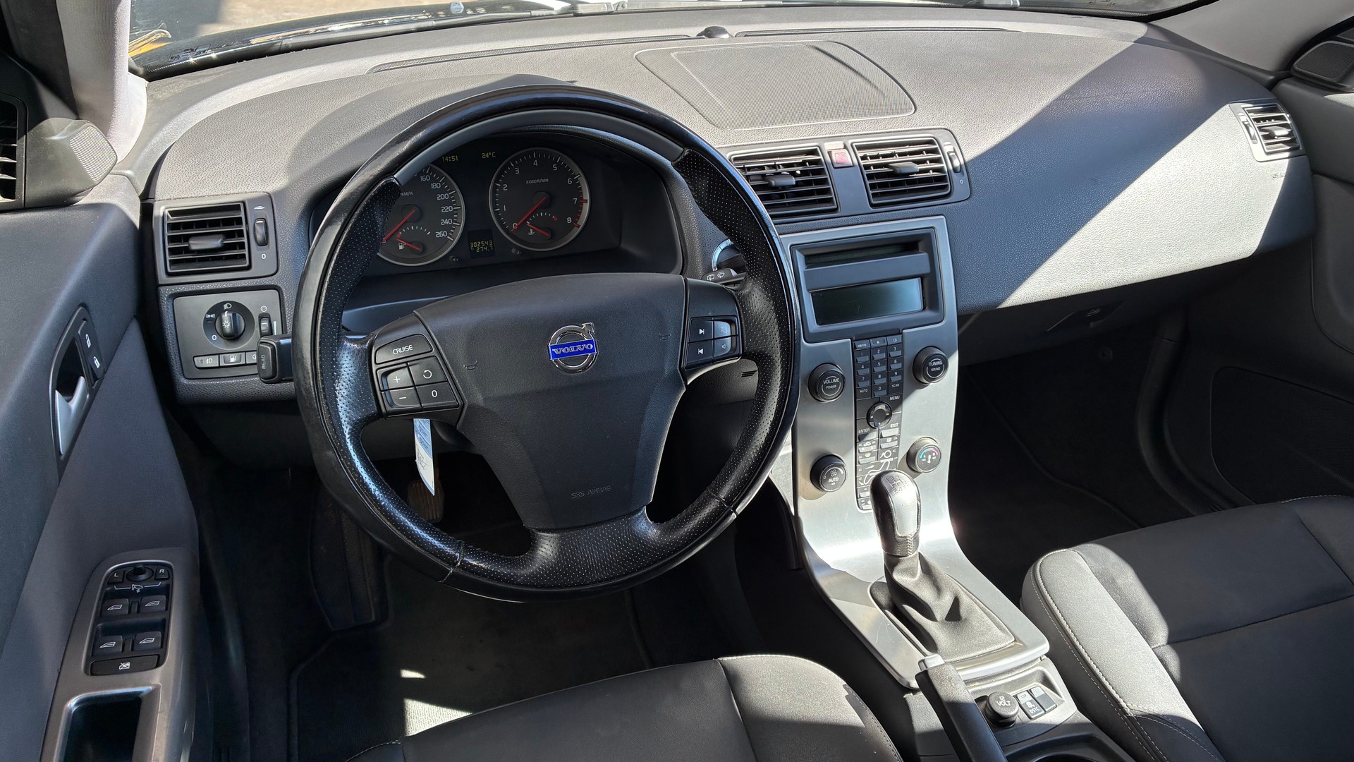 VOLVO V50 T5 Momentum-image-12