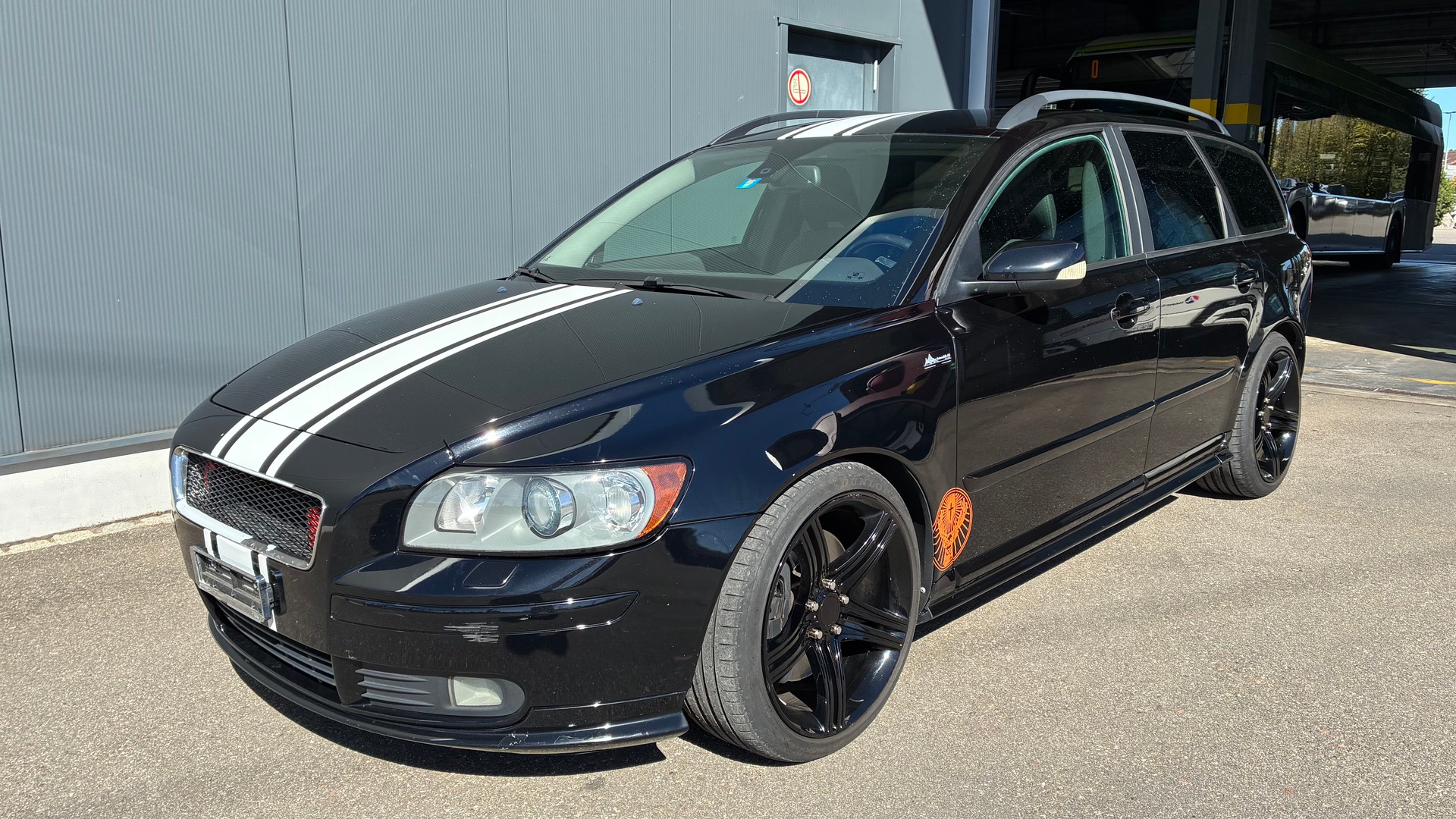 VOLVO V50 T5 Momentum-image-1
