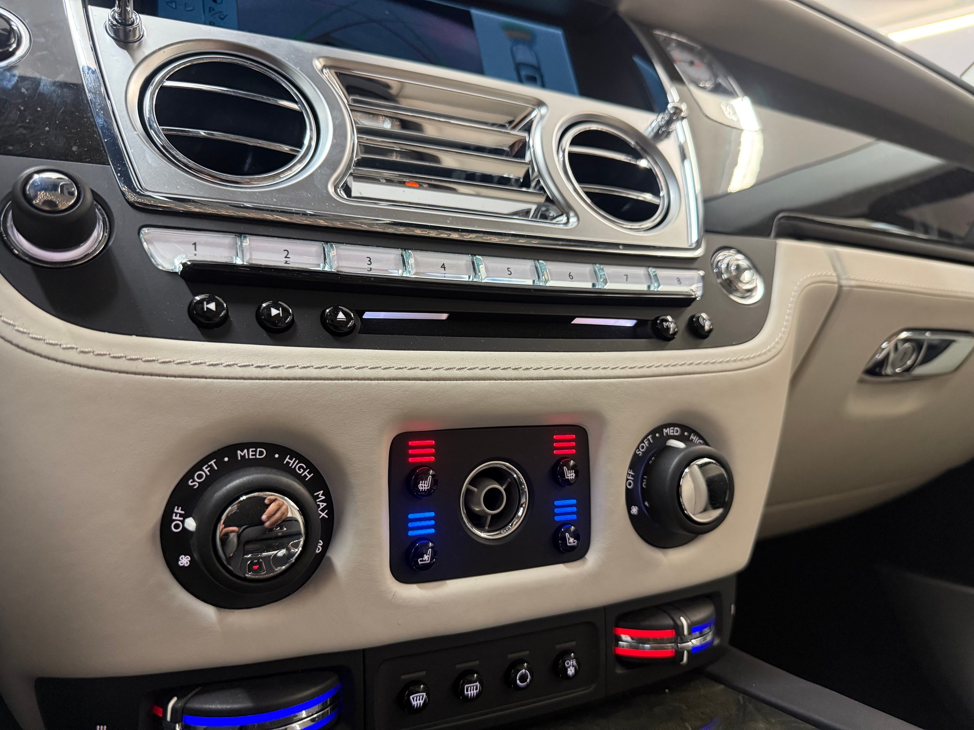 ROLLS-ROYCE Wraith 6.6 V12-image-17