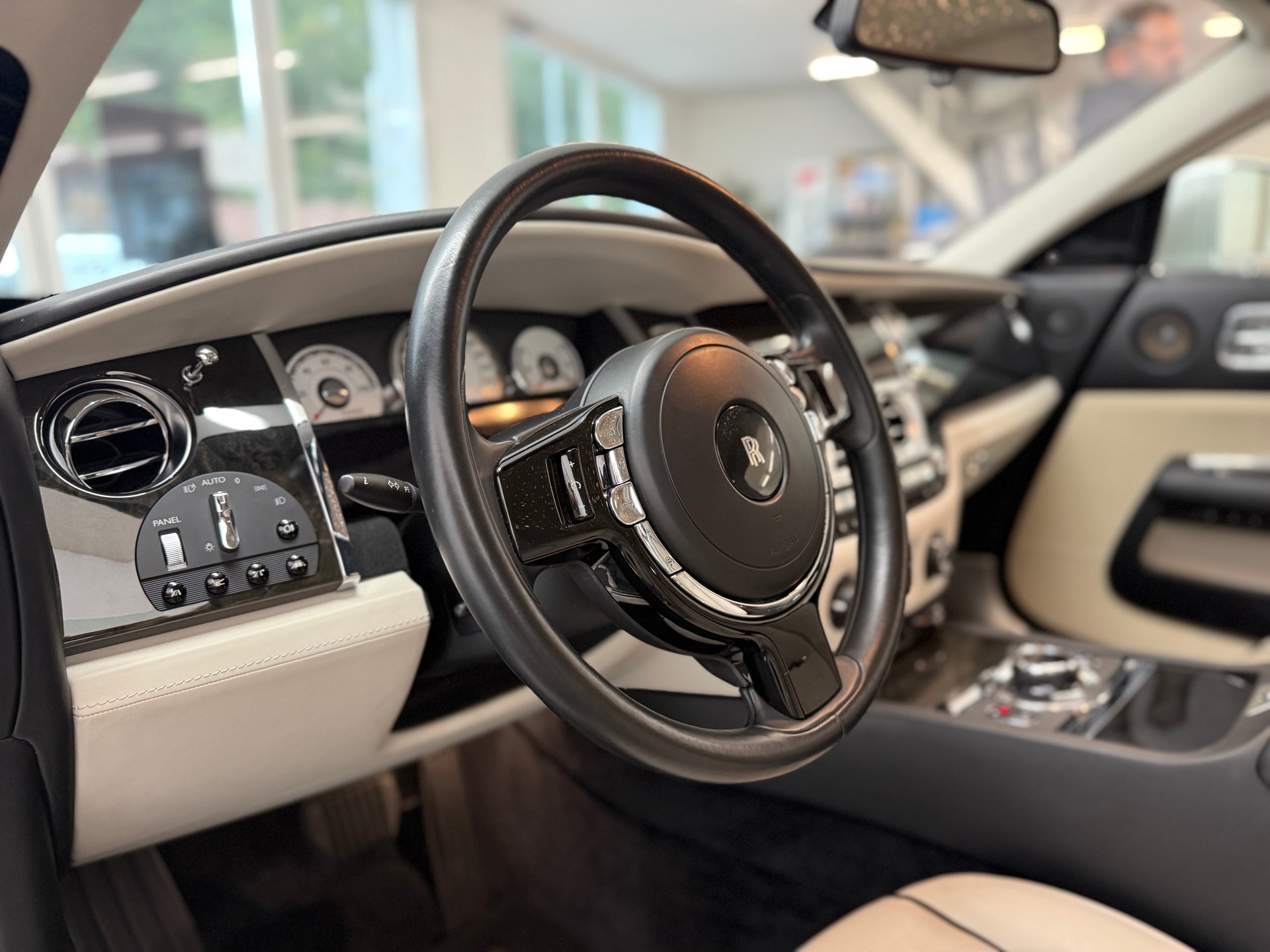 ROLLS-ROYCE Wraith 6.6 V12-image-8